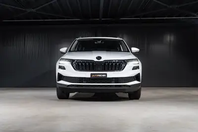 Skoda Karoq 1.5 TSI Top Selection — SUV compact dynamique, garantie 5 ans, peu kilométré — intérieur