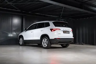 Skoda Karoq 1.5 TSI Top Selection — SUV compact dynamique, garantie 5 ans, peu kilométré — Miniature 9