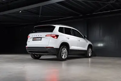 Skoda Karoq 1.5 TSI Top Selection — SUV compact dynamique, garantie 5 ans, peu kilométré — Miniature 8