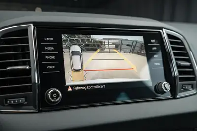 Skoda Karoq 1.5 TSI Top Selection — SUV compact dynamique, garantie 5 ans, peu kilométré — Miniature 18