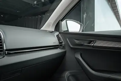 Skoda Karoq 1.5 TSI Top Selection — SUV compact dynamique, garantie 5 ans, peu kilométré — Miniature 21