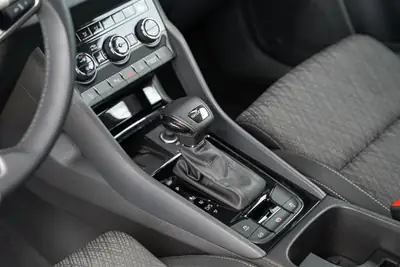 Skoda Karoq 1.5 TSI Top Selection — SUV compact dynamique, garantie 5 ans, peu kilométré — Miniature 19