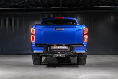 Isuzu D-MAX SpaceCab 4x4 — Pick-up robuste avec attelage 3.5T et service frais — Detail