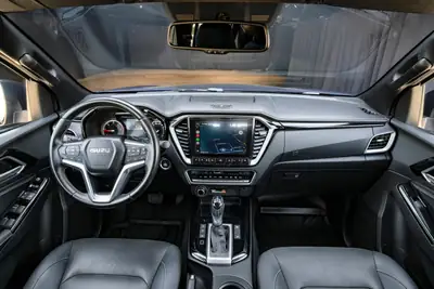 Isuzu D-MAX SpaceCab 4x4 — Pick-up robuste avec attelage 3.5T et service frais — Miniatur 15