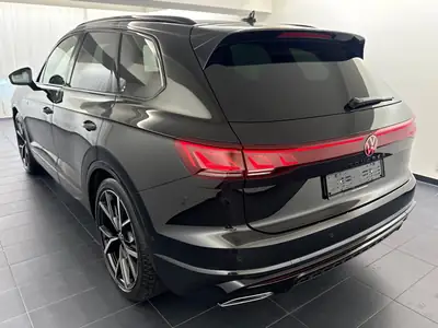 VW Touareg 3.0 TDI R-Line 2025 — SUV premium diesel, direction intégrale et attelage — côté