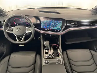 VW Touareg 3.0 TDI R-Line 2025 — SUV premium diesel, direction intégrale et attelage — Miniature 7