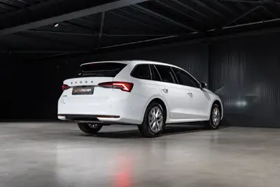 Skoda Octavia Combi 1.5 TSI mHEV — Motorisation hybride légère, neuf avec garantie constructeur — Miniature 8