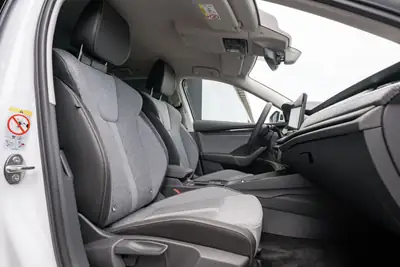 Skoda Octavia Combi 1.5 TSI mHEV — Motorisation hybride légère, neuf avec garantie constructeur — Miniature 11