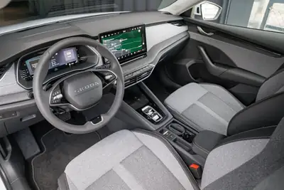 Skoda Octavia Combi 1.5 TSI mHEV — Motorisation hybride légère, neuf avec garantie constructeur — Miniature 13