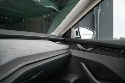 Skoda Octavia Combi 1.5 TSI mHEV — Motorisation hybride légère, neuf avec garantie constructeur — Miniature 22