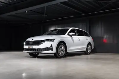 Skoda Octavia Combi 1.5 TSI mHEV — Break hybride économe, quasi neuf — tableau de bord