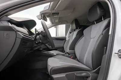 Skoda Octavia Combi 1.5 TSI mHEV — Break hybride économe, quasi neuf — Miniature 10