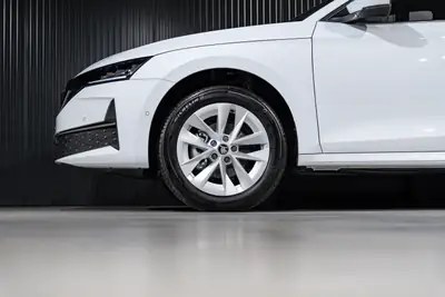 Skoda Octavia Combi 1.5 TSI mHEV — Break hybride économe, quasi neuf — Miniature 28