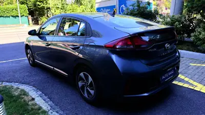 Hyundai Ioniq 1.6 GDi HEV — Hybride écologique, consommation ultra-basse — tableau de bord