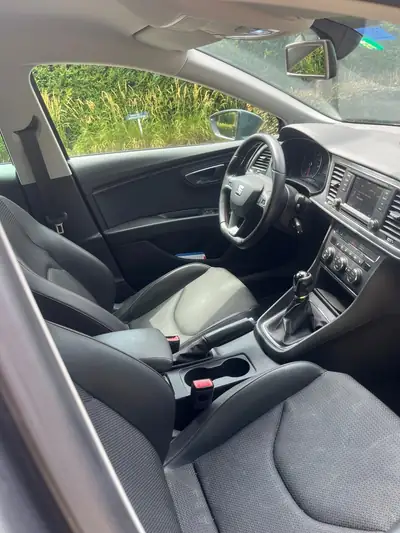 SEAT Leon 1.8 TSI FR — Berline sportive sans accident, 135 000 km — Armaturenbrett