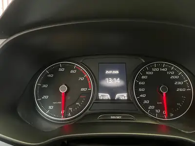 SEAT Leon 1.8 TSI FR — Berline sportive sans accident, 135 000 km — Miniatur 7