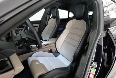 Porsche Taycan CrossTurismo Turbo 104 kWh — SUV électrique haute performance, 8500 km seulement — Miniature 12