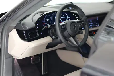 Porsche Taycan CrossTurismo Turbo 104 kWh — SUV électrique haute performance, 8500 km seulement — Miniature 15