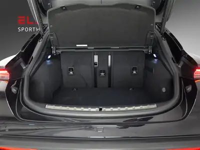 Porsche Taycan CrossTurismo Turbo 104 kWh — SUV électrique haute performance, 8500 km seulement — Miniature 21