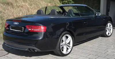 Audi S5 Cabriolet — Sportivité décapotable, 333 ch et prestige allemand — interior