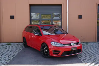 VW Golf Variant R 2.0 TSI 4Motion — Break sportif All-Wheel Drive, 301 ch — vue extérieure