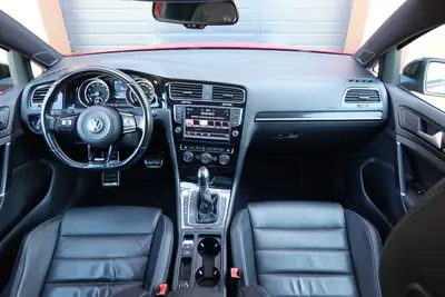VW Golf Variant R 2.0 TSI 4Motion — Break sportif All-Wheel Drive, 301 ch — Miniature 11