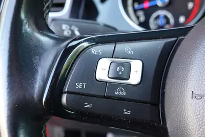 VW Golf Variant R 2.0 TSI 4Motion — Break sportif All-Wheel Drive, 301 ch — Miniature 13