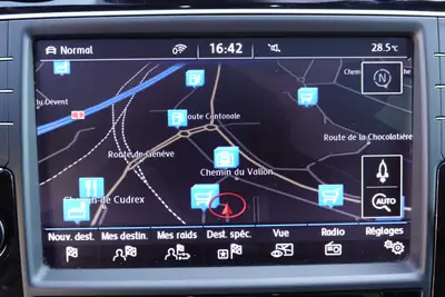 VW Golf Variant R 2.0 TSI 4Motion — Break sportif All-Wheel Drive, 301 ch — Miniature 18