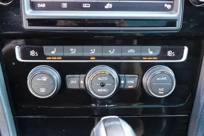 VW Golf Variant R 2.0 TSI 4Motion — Break sportif All-Wheel Drive, 301 ch — Miniature 16