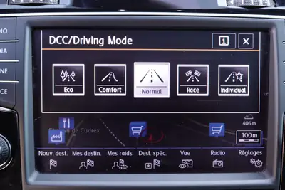 VW Golf Variant R 2.0 TSI 4Motion — Break sportif All-Wheel Drive, 301 ch — Miniature 19