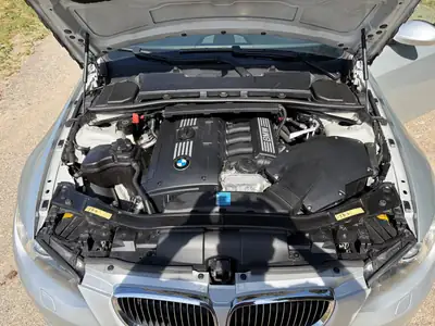 BMW 325i Cabriolet 3.0 — Découvrable élégant, moteur 218 ch et MFK valide — cruscotto