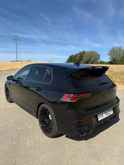 Volkswagen Golf 8 R Estate — 333 ch, 4Motion intégrale, finition Black Edition — Armaturenbrett