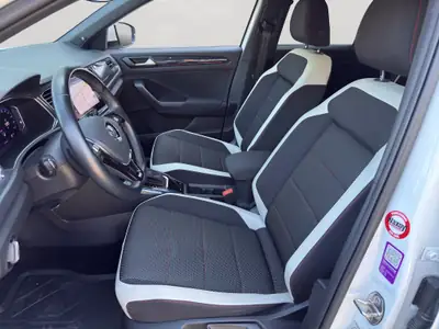 VW T-Roc 1.5 TSI EVO Sport DSG — SUV urbain dynamique, entretien suivi — intérieur