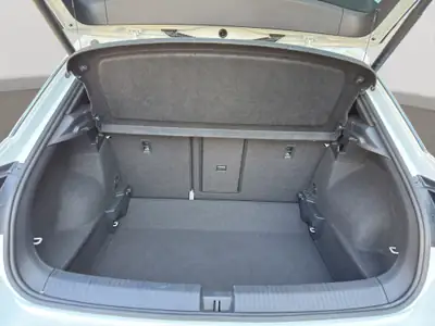 VW T-Roc 1.5 TSI EVO Sport DSG — SUV urbain dynamique, entretien suivi — Miniature 12