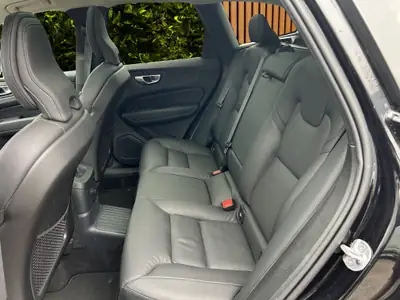 Volvo XC60 2.0 T6 TE Xcentric eAWD — Hybride rechargeable premium, 38'000 km seulement — Miniature 10