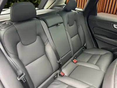 Volvo XC60 2.0 T6 TE Xcentric eAWD — Hybride rechargeable premium, 38'000 km seulement — Miniature 18