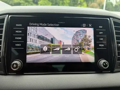 Skoda Karoq 1.5 TSI SportLine — SUV compact dynamique, 70'500 km, garantie 12 mois — Miniatura 22