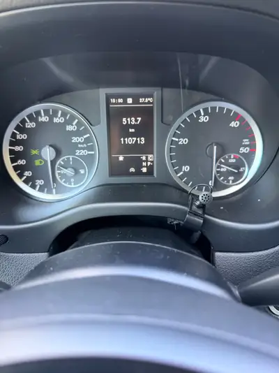 Mercedes-Benz Vito 114 BlueTec 4Matic — Monospace diesel 7 places, robustesse garantie — détail
