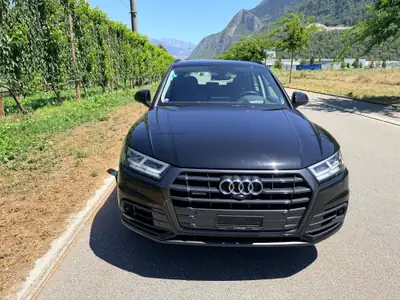 Audi Q5 45 TFSI Quattro — SUV premium avec moteur essence haute performance — arrière