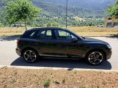 Audi Q5 45 TFSI Quattro — SUV premium avec moteur essence haute performance — tableau de bord