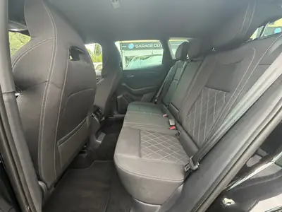 Skoda Karoq 1.5 TSI SportLine — SUV compact dynamique, 2 jeux de roues inclus — Miniatura 9