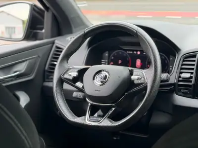 Skoda Karoq 1.5 TSI SportLine — SUV compact dynamique, 2 jeux de roues inclus — Miniatura 11