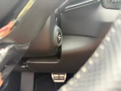 Skoda Karoq 1.5 TSI SportLine — SUV compact dynamique, 2 jeux de roues inclus — Miniatura 15