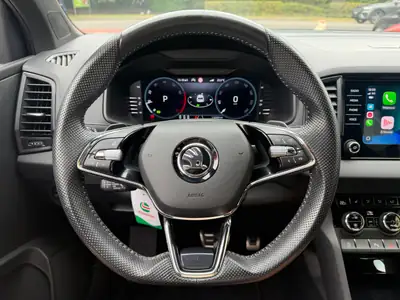 Skoda Karoq 1.5 TSI SportLine — SUV compact dynamique, 2 jeux de roues inclus — Miniatura 16