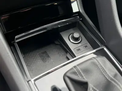 Skoda Karoq 1.5 TSI SportLine — SUV compact dynamique, 2 jeux de roues inclus — Miniatura 24