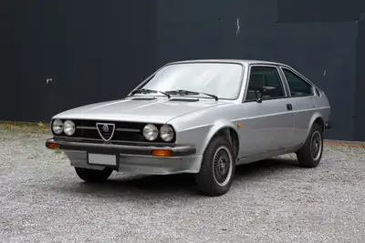 Alfa Romeo Alfasud Sprint Veloce 1.5 Trofeo 1983 — Coupé sportif culte, 97'000 km — Heckansicht