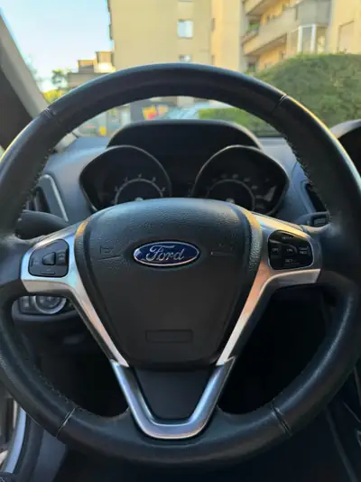 Ford B-MAX 1.6i Ti-VCT Titanium X — Monospace compact ludique, 67'000 km, MFK frais — détail