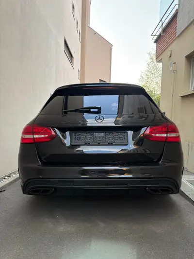 Mercedes-Benz C 43 AMG 4matic — Berline sportive 367 ch, transmission automatique 9G-TRONIC — Heckansicht