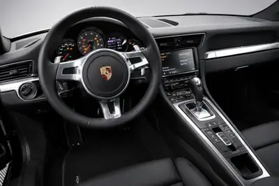 Porsche 911 Carrera 4S PDK 911R-Design — Coupé sportif légendaire, 44'500 km seulement — côté