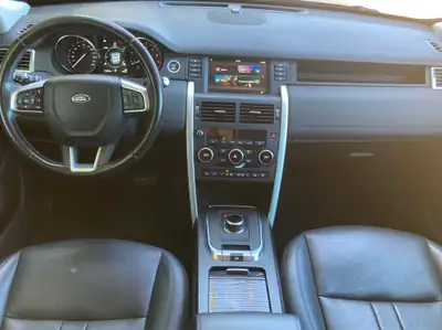 Land Rover Discovery Sport 2.0 Si4 HSE Dynamic — SUV 7 places robuste et polyvalent — Armaturenbrett
